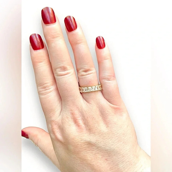 NEW 18K Gold Plated Baguette Eternity Ring SIZE 6 - Picture 3 of 5